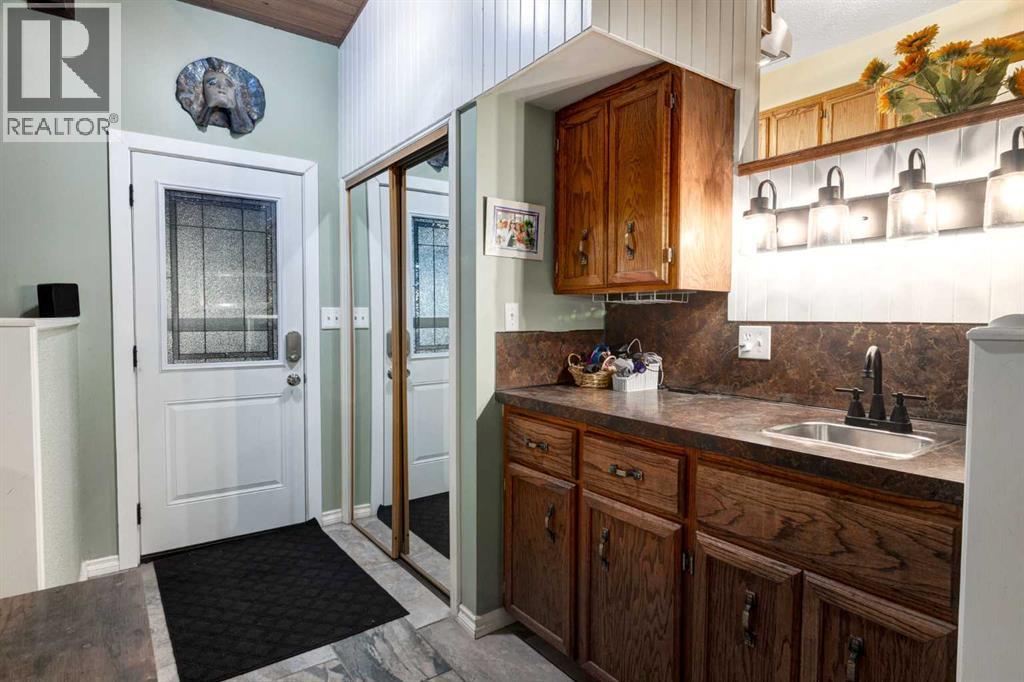 220 Oakridge Place Sw, Calgary, Alberta  T2V 1V2 - Photo 23 - A2261199