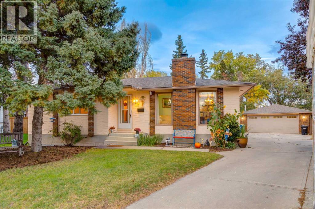 220 Oakridge Place Sw, Calgary, Alberta  T2V 1V2 - Photo 41 - A2261199