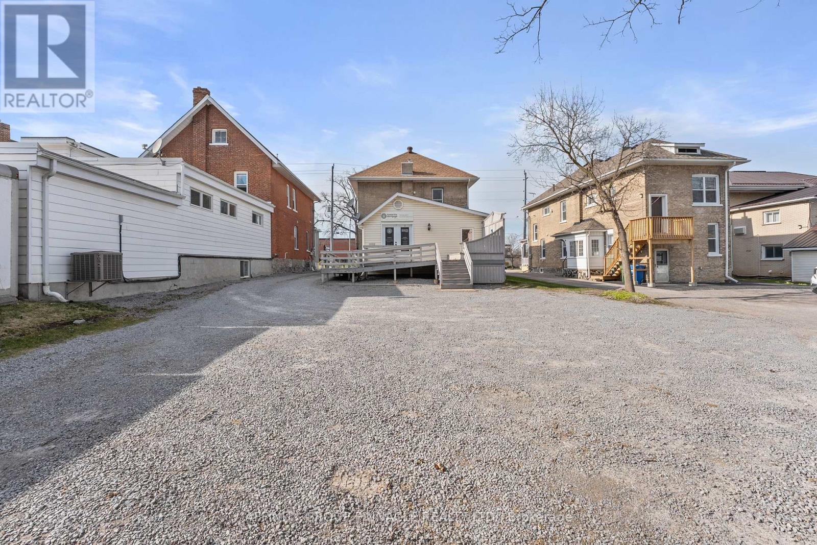 255 Kent Street W, Kawartha Lakes, Ontario  K9V 2Z4 - Photo 9 - X12481283