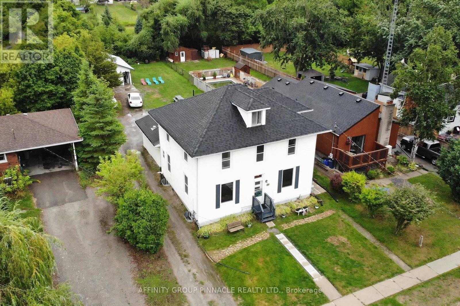 44 St Patrick Street, Kawartha Lakes, Ontario  K9V 1R3 - Photo 11 - X12481333