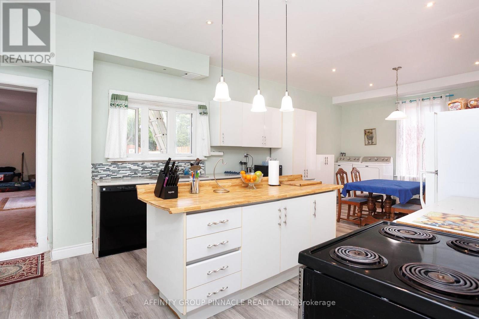 44 St Patrick Street, Kawartha Lakes, Ontario  K9V 1R3 - Photo 16 - X12481333