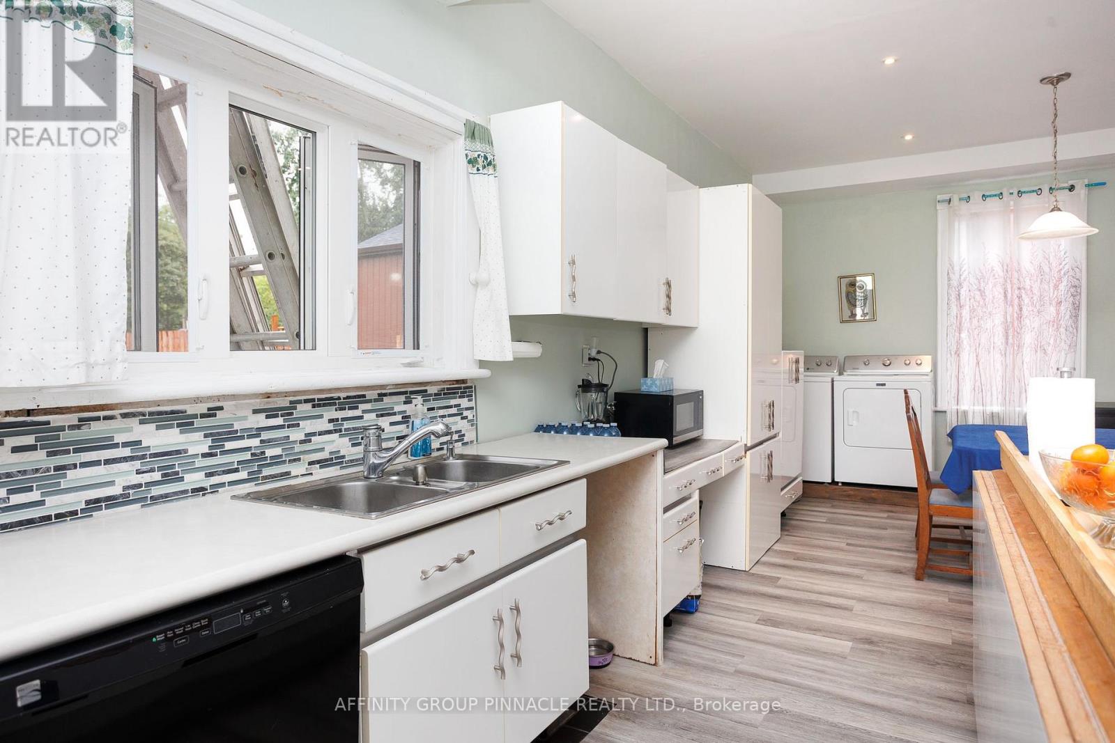 44 St Patrick Street, Kawartha Lakes, Ontario  K9V 1R3 - Photo 17 - X12481333