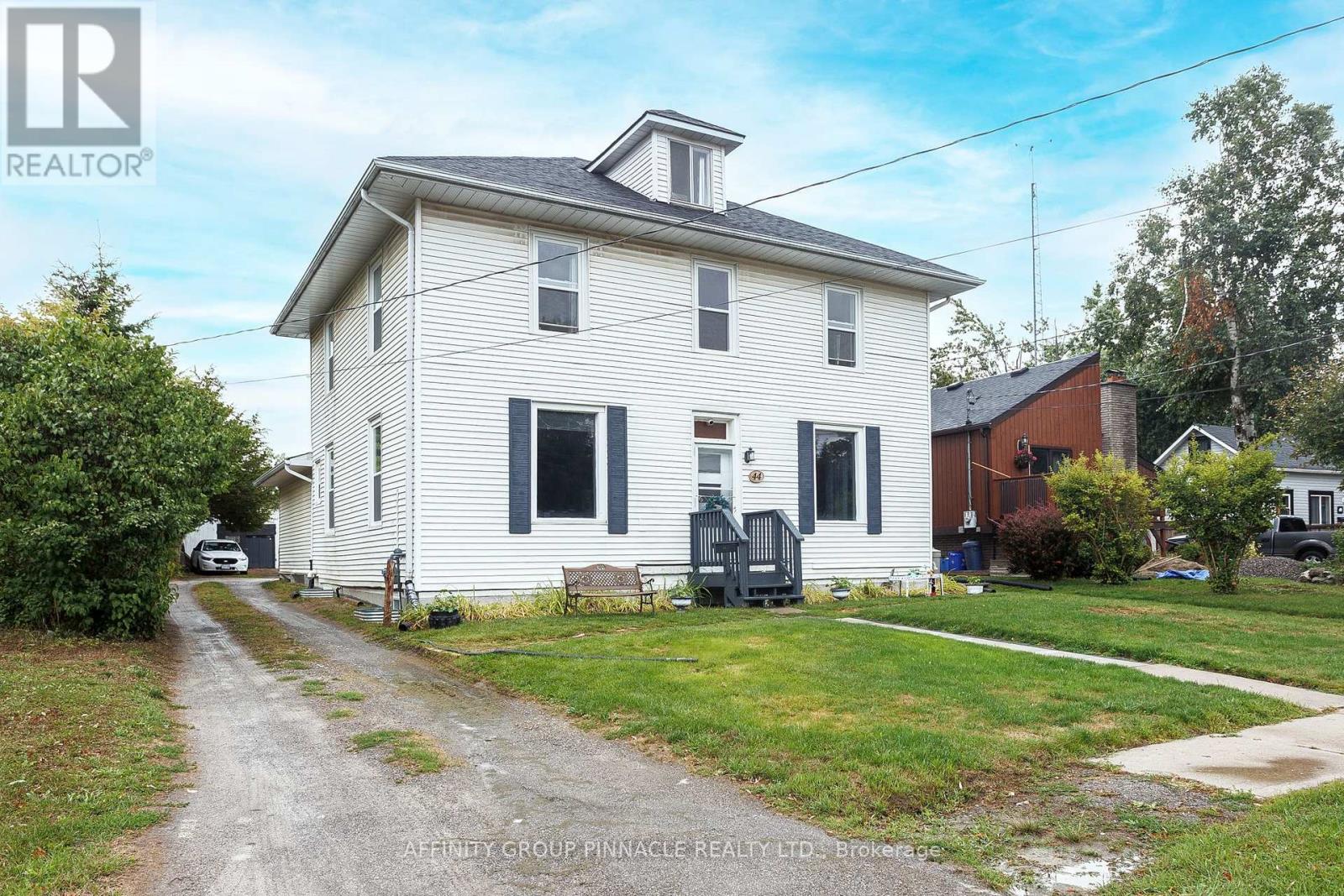 44 St Patrick Street, Kawartha Lakes, Ontario  K9V 1R3 - Photo 4 - X12481333