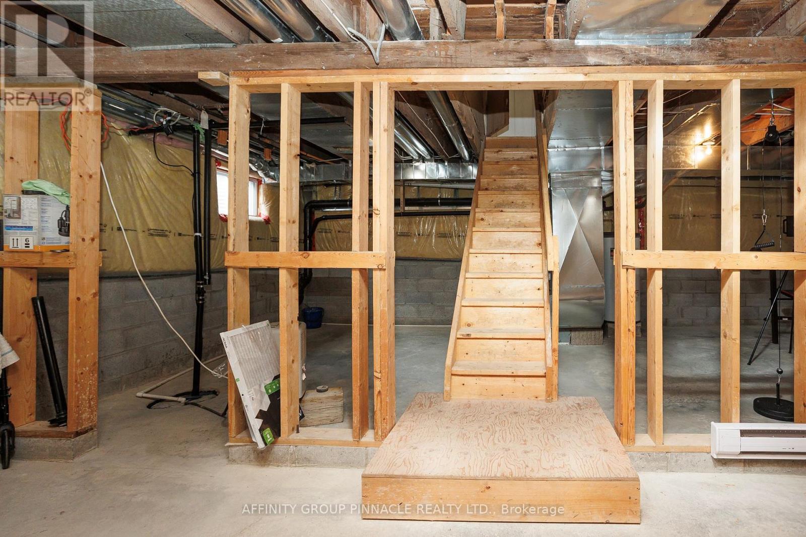 44 St Patrick Street, Kawartha Lakes, Ontario  K9V 1R3 - Photo 42 - X12481333