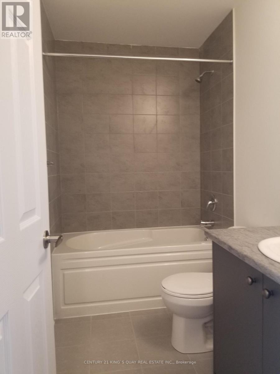 82 Feather Road, Welland, Ontario  L3B 0P2 - Photo 14 - X12470049