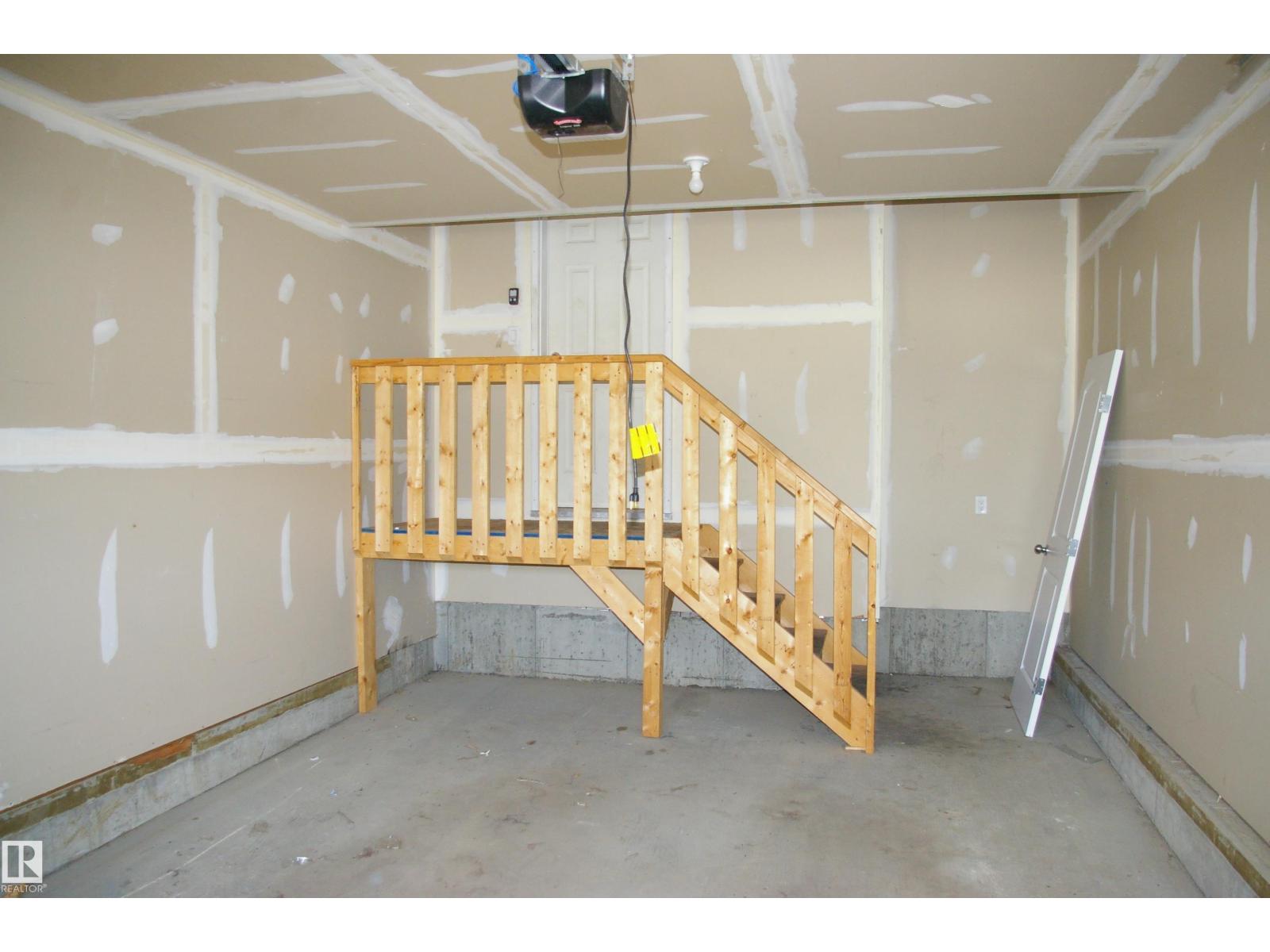 1303 Erker Cr Nw, Edmonton, Alberta  T6M 1N4 - Photo 9 - E4463431
