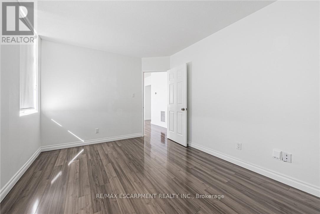 1205 - 36 James Street S, Hamilton, Ontario  L8P 4W4 - Photo 11 - X12481188