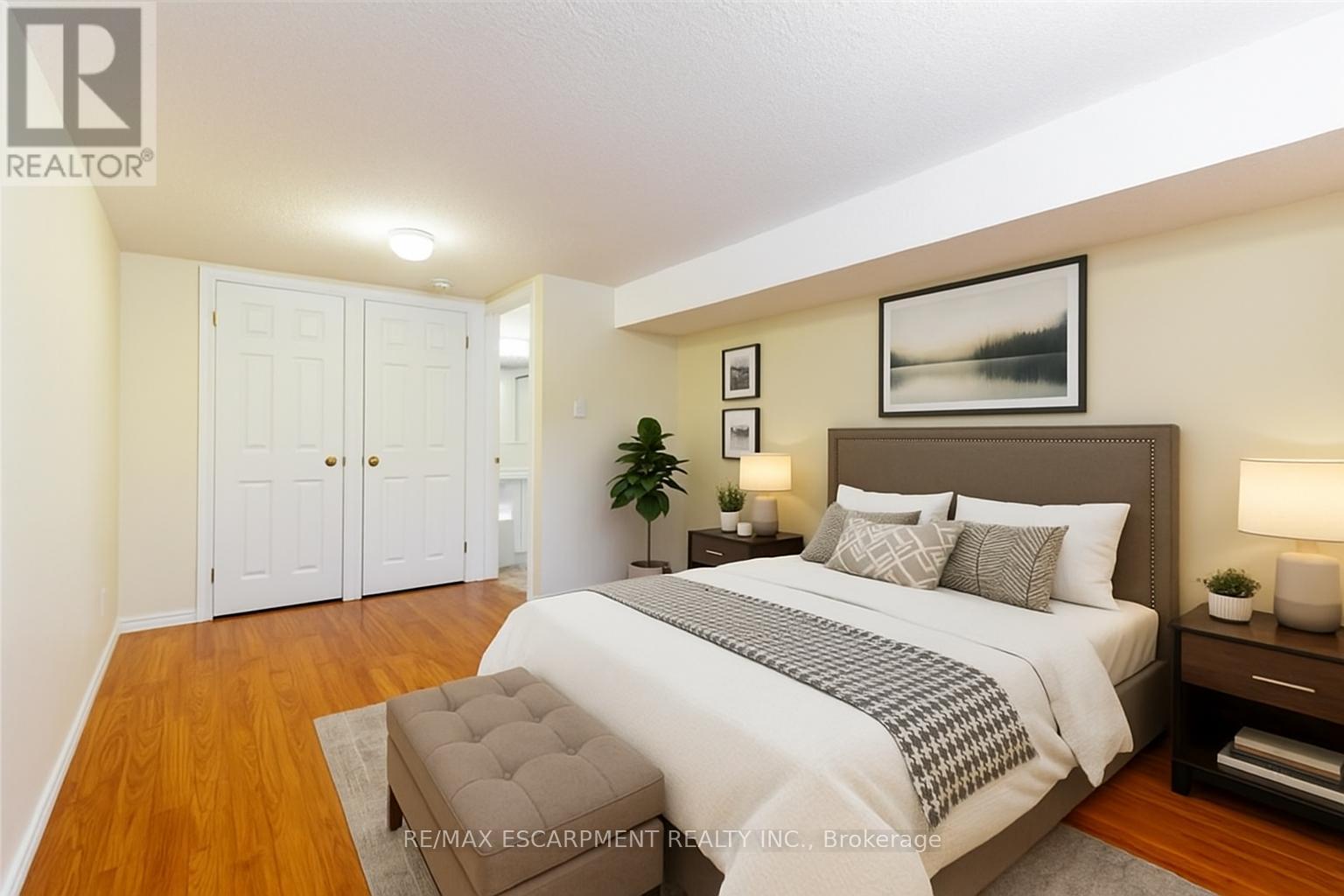 16 Garrow Drive, Hamilton, Ontario  L9C 6G9 - Photo 18 - X12481200