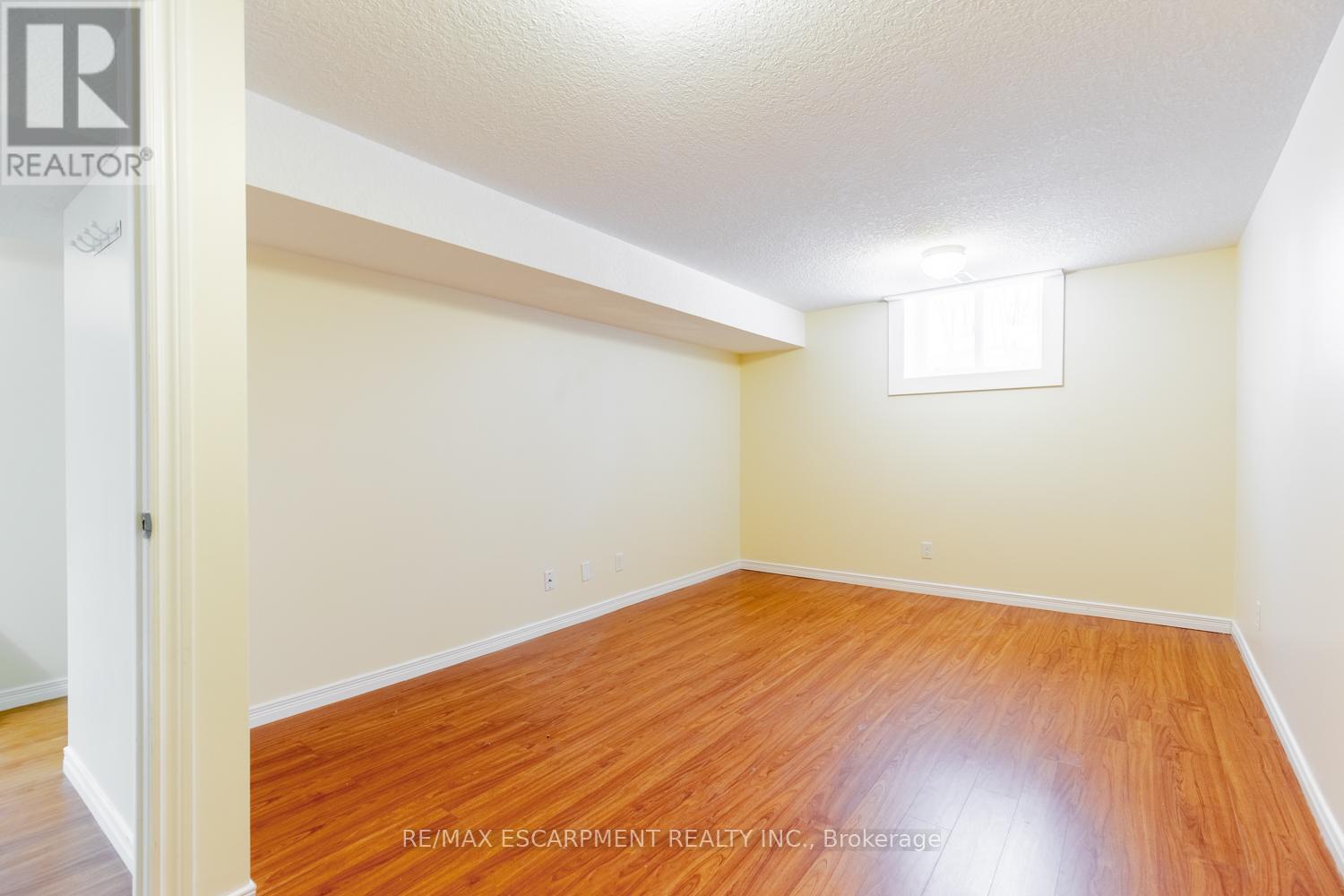 16 Garrow Drive, Hamilton, Ontario  L9C 6G9 - Photo 19 - X12481200