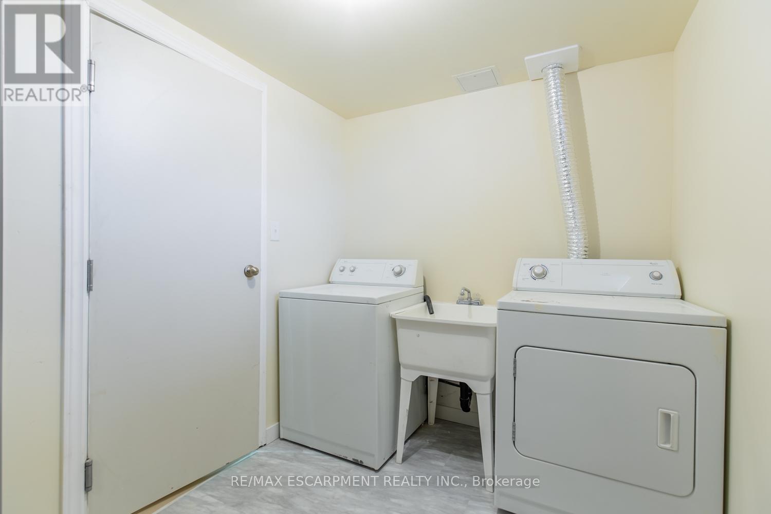 16 Garrow Drive, Hamilton, Ontario  L9C 6G9 - Photo 22 - X12481200