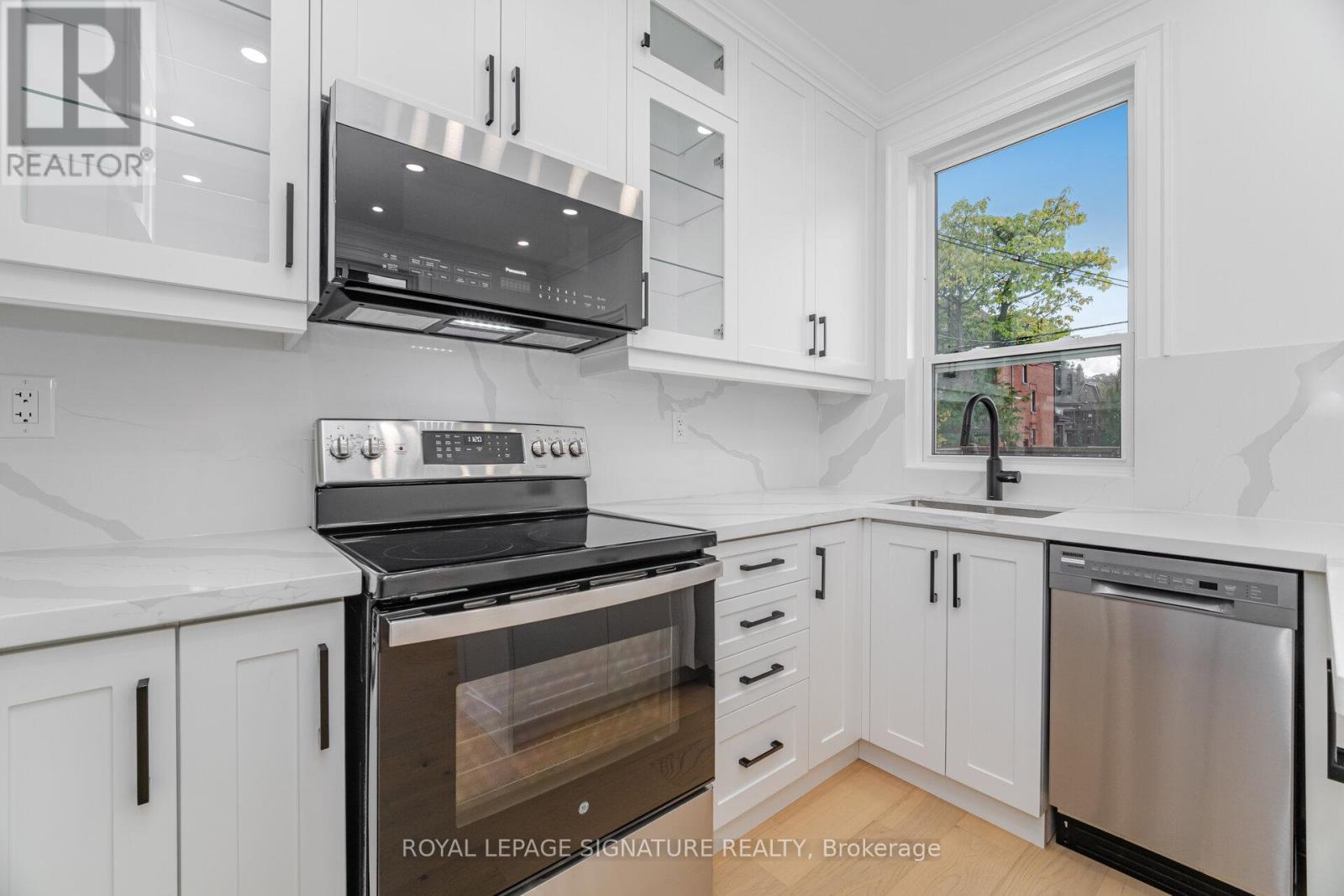 285 Charlton Avenue, Hamilton, Ontario  L8P 2E4 - Photo 13 - X12481233