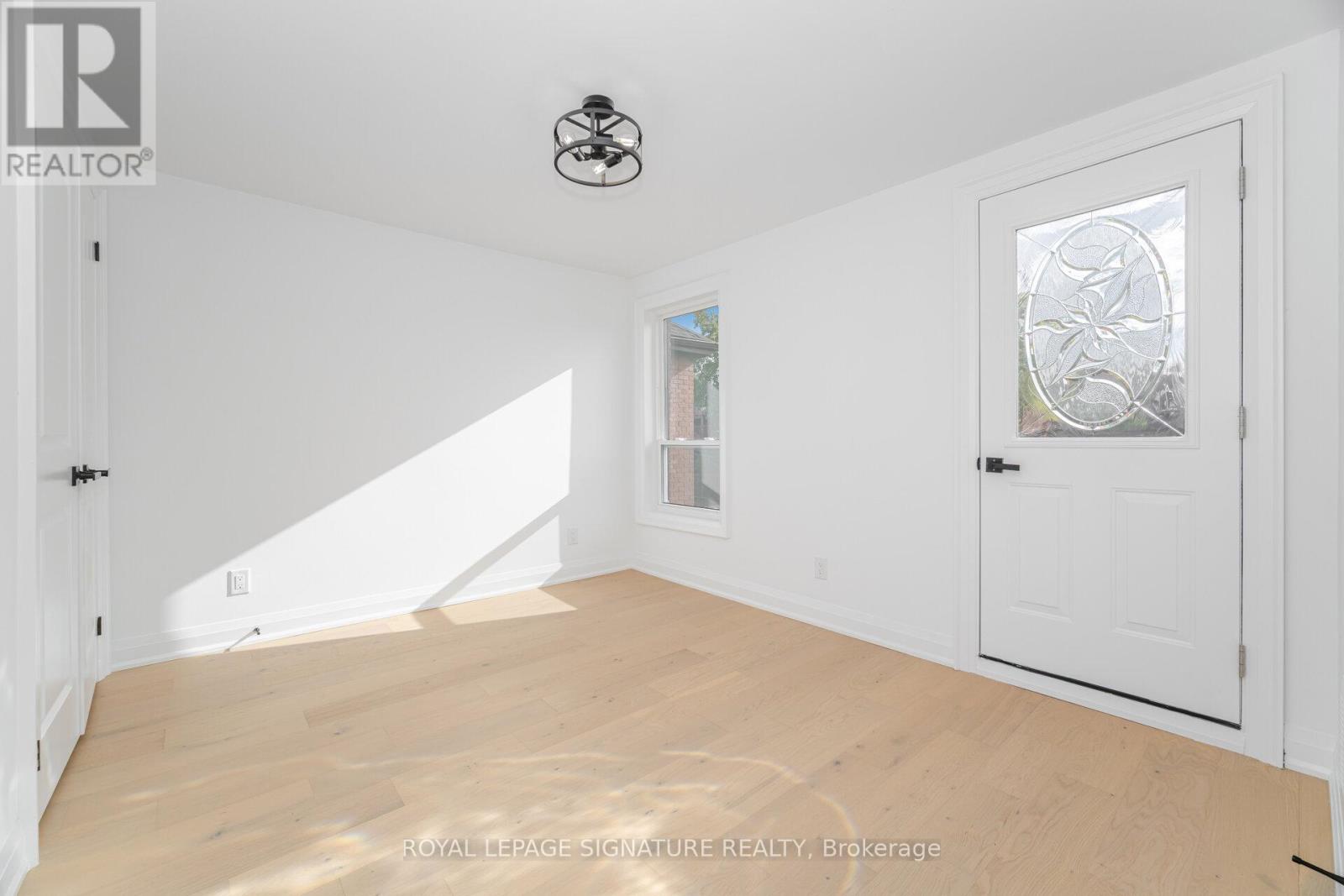 285 Charlton Avenue, Hamilton, Ontario  L8P 2E4 - Photo 16 - X12481233