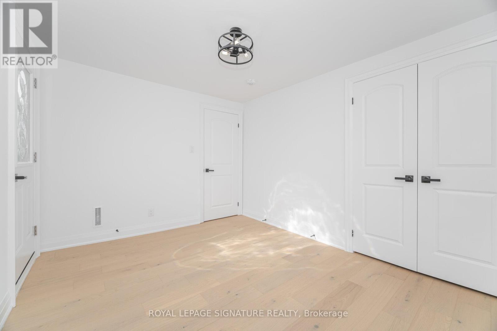 285 Charlton Avenue, Hamilton, Ontario  L8P 2E4 - Photo 22 - X12481233
