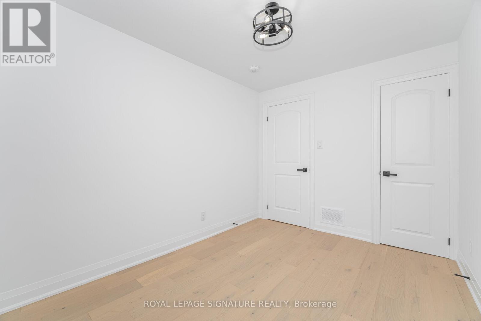 285 Charlton Avenue, Hamilton, Ontario  L8P 2E4 - Photo 28 - X12481233