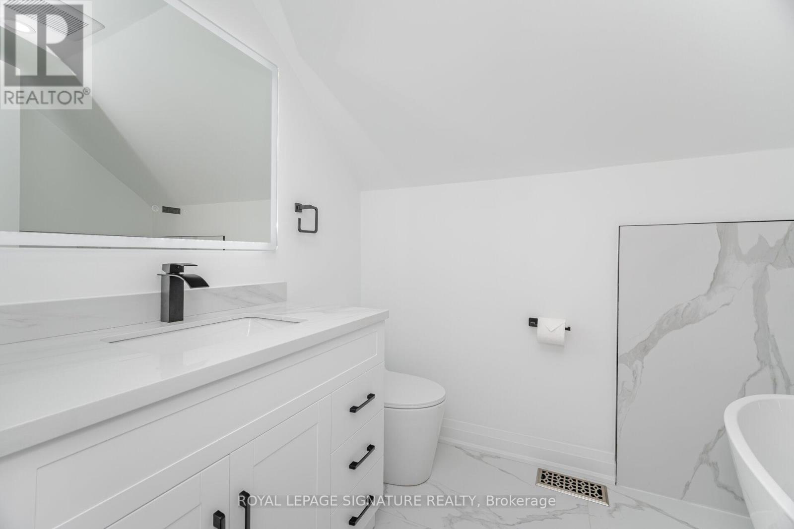 285 Charlton Avenue, Hamilton, Ontario  L8P 2E4 - Photo 35 - X12481233