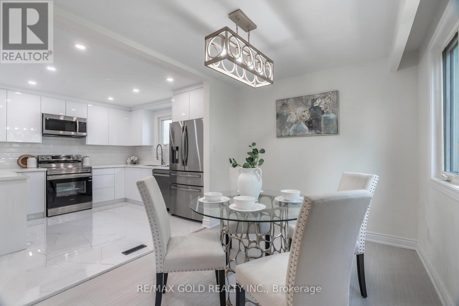 384 Westwood Drive, Kitchener, Ontario  N2M 2L6 - Photo 12 - X12481244