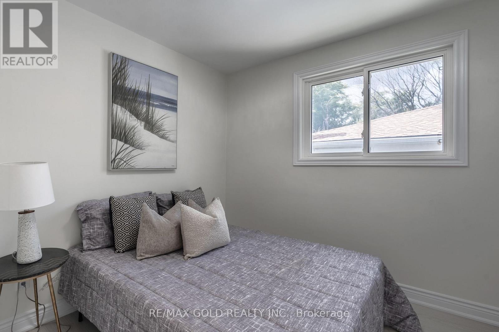 384 Westwood Drive, Kitchener, Ontario  N2M 2L6 - Photo 25 - X12481244
