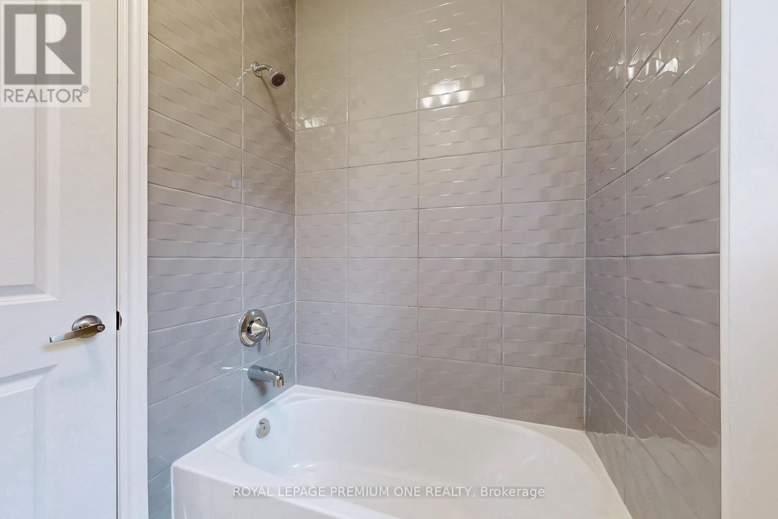 44 James Walker Avenue, Caledon, Ontario  L7C 1R5 - Photo 34 - W12452715