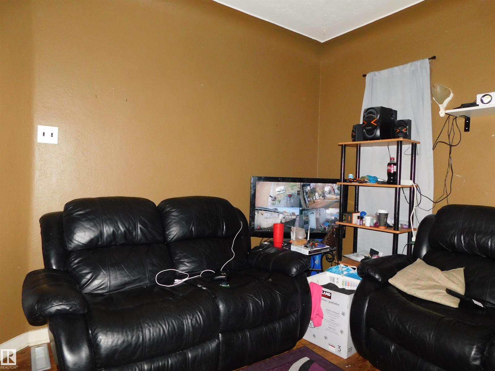 11927 67 St Nw, Edmonton, Alberta  T5B 1M2 - Photo 2 - E4463433