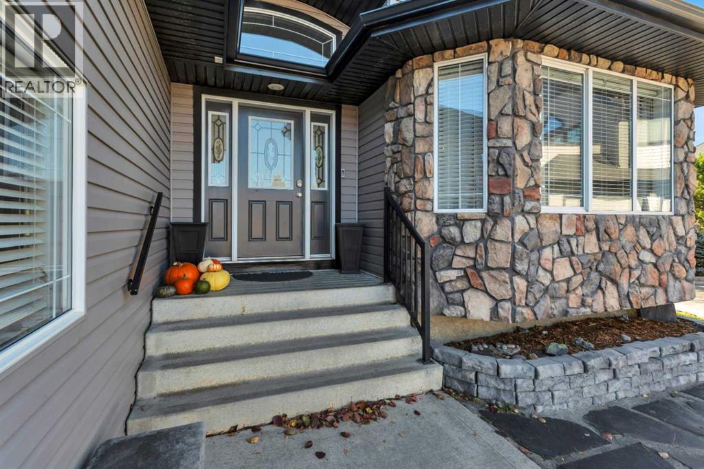 128 Isbister Close, Red Deer, Alberta  T4R 0B9 - Photo 2 - A2266805