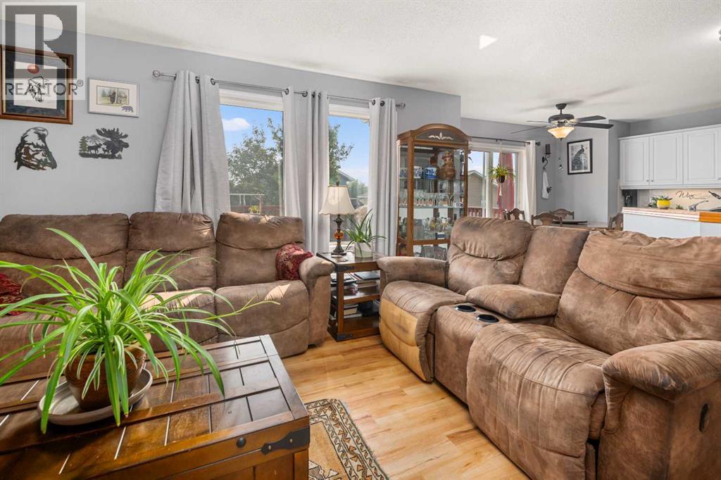 18 Big Springs Hill Se, Airdrie, Alberta  T4A 1M9 - Photo 5 - A2253592