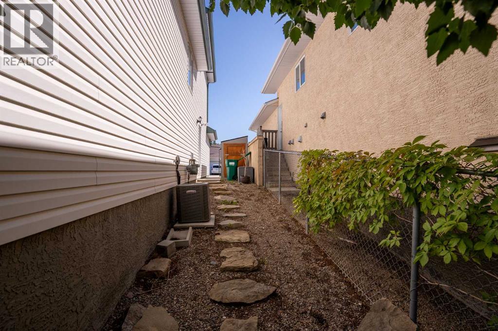 14 Heritage Circle W, Lethbridge, Alberta  T1K 7M8 - Photo 49 - A2266549