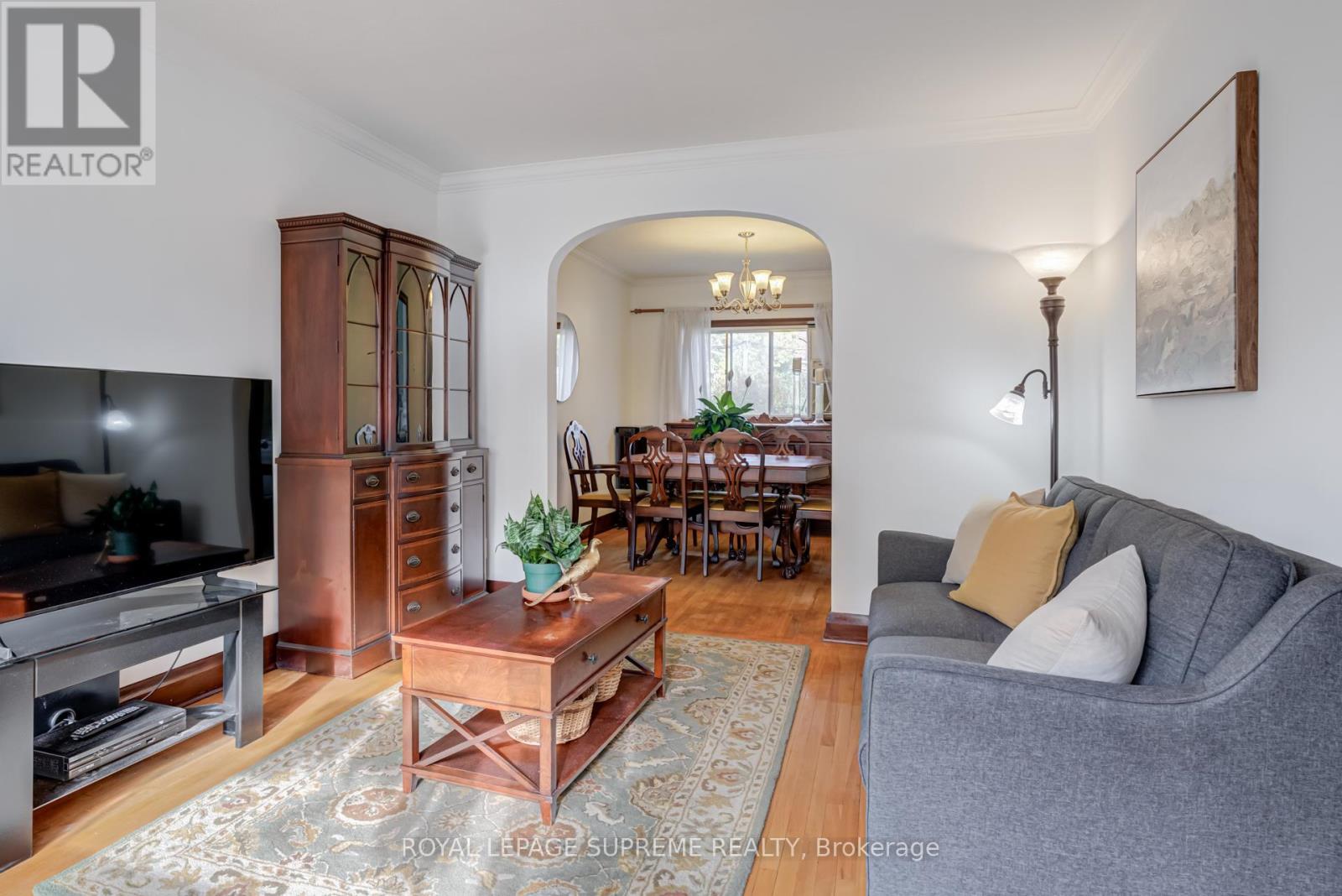 152 Parkhurst Boulevard, Toronto, Ontario  M4G 2E7 - Photo 10 - C12481269