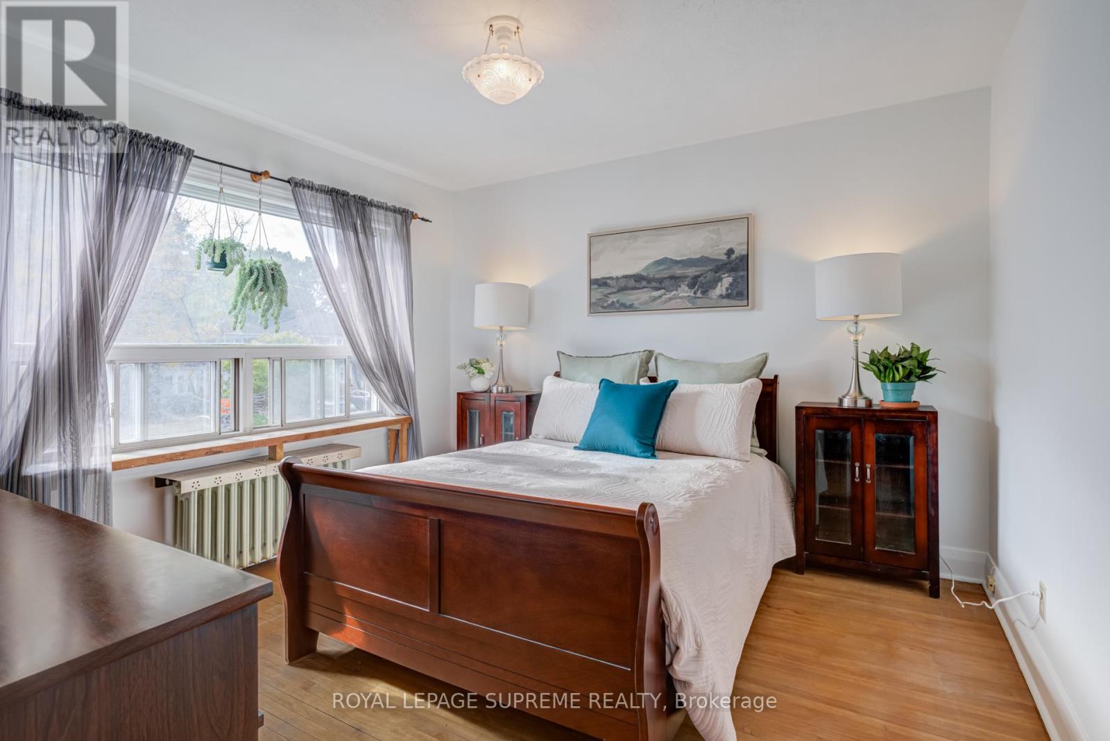 152 Parkhurst Boulevard, Toronto, Ontario  M4G 2E7 - Photo 17 - C12481269