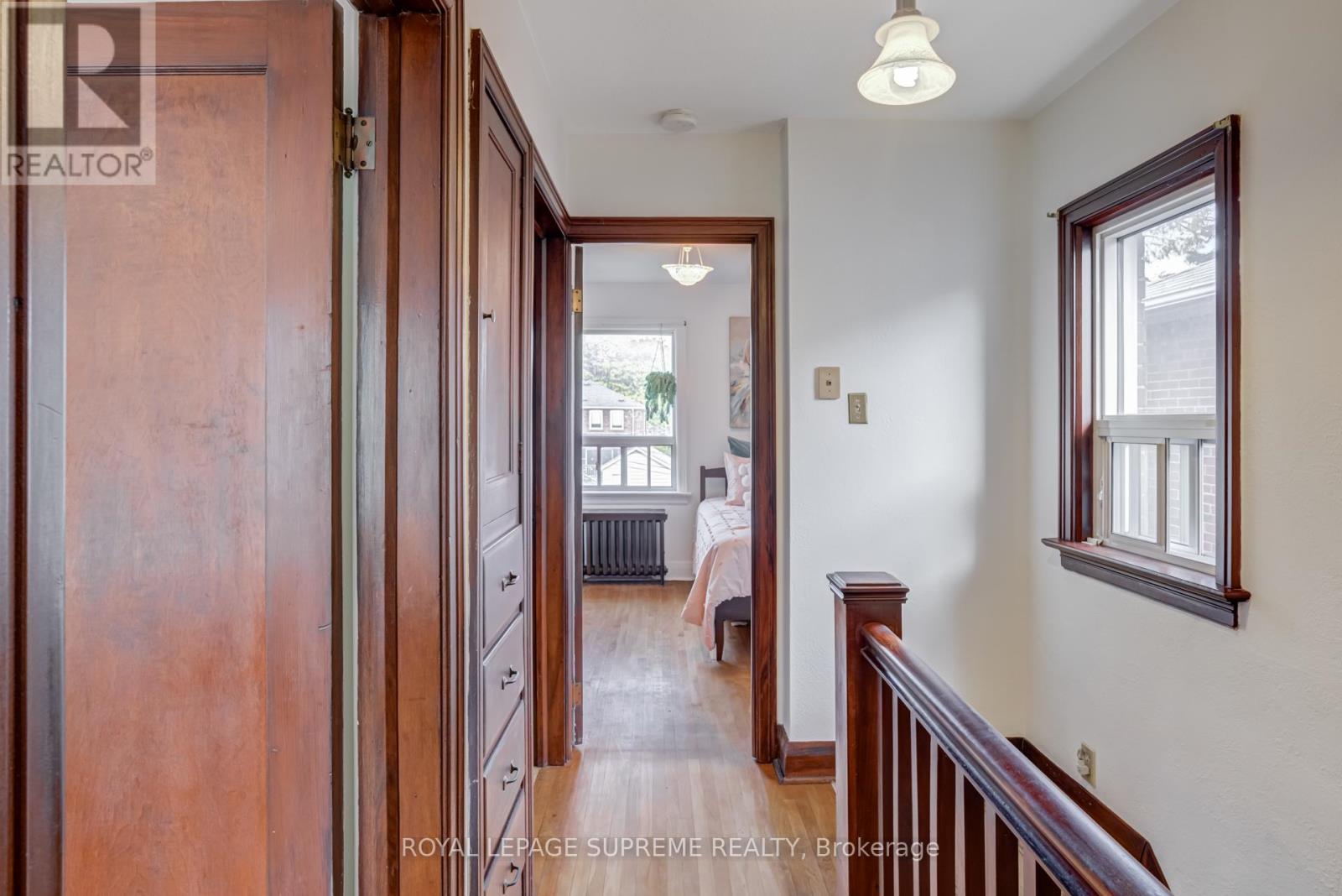 152 Parkhurst Boulevard, Toronto, Ontario  M4G 2E7 - Photo 25 - C12481269