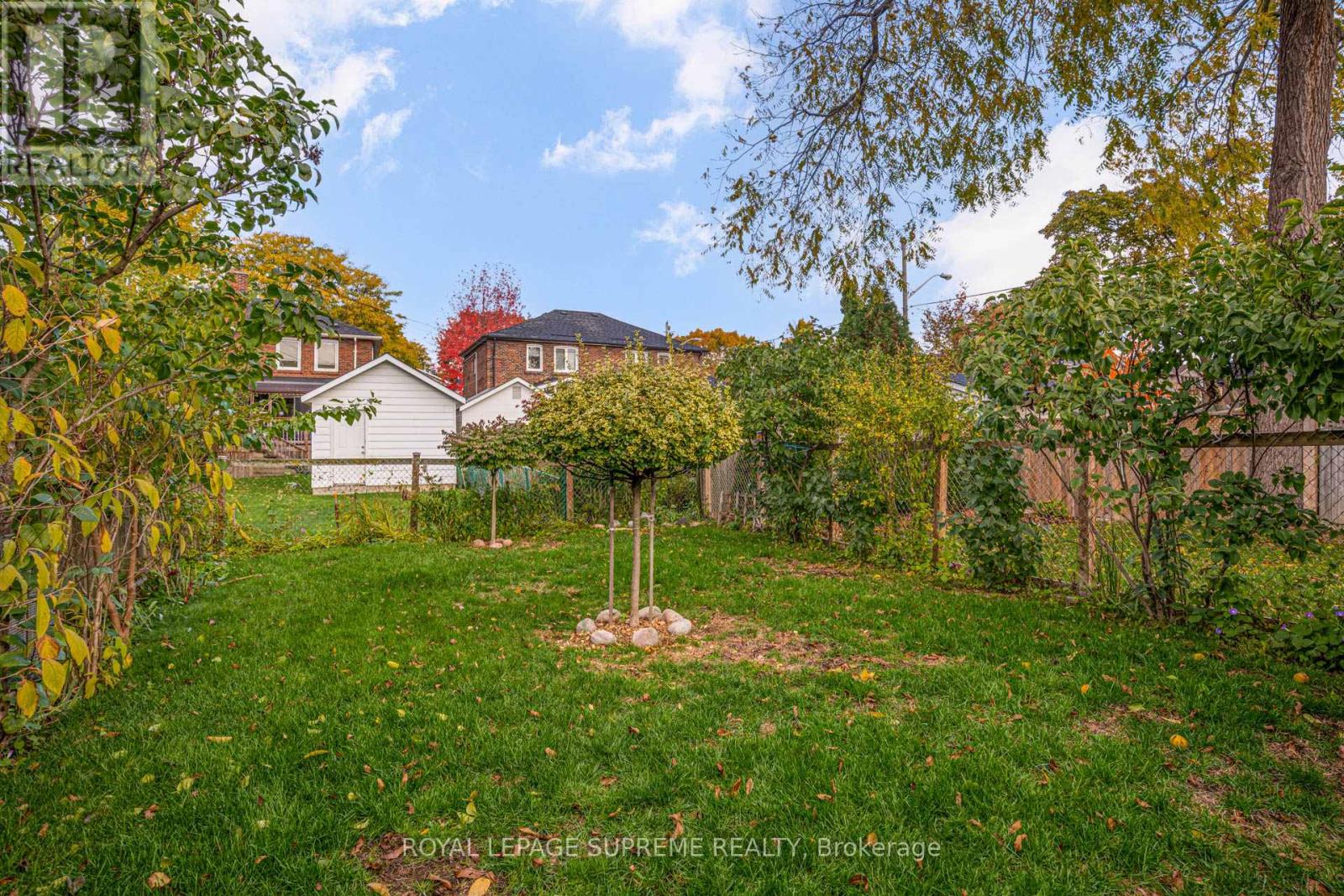 152 Parkhurst Boulevard, Toronto, Ontario  M4G 2E7 - Photo 41 - C12481269