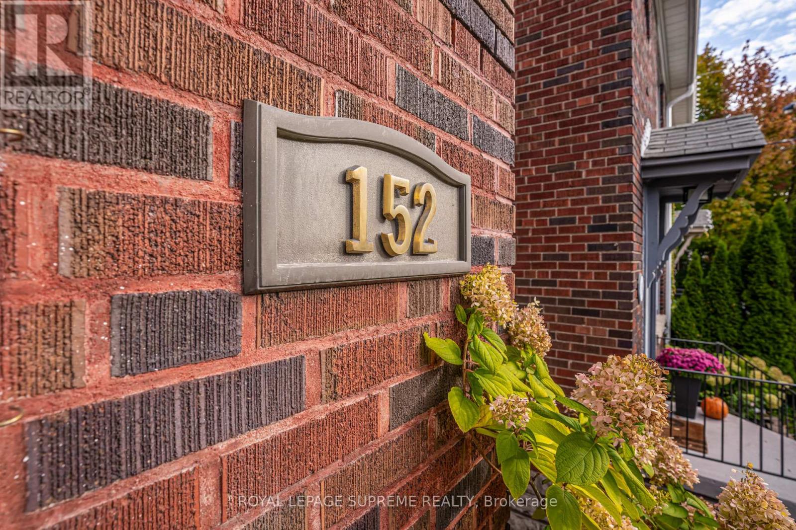 152 Parkhurst Boulevard, Toronto, Ontario  M4G 2E7 - Photo 6 - C12481269