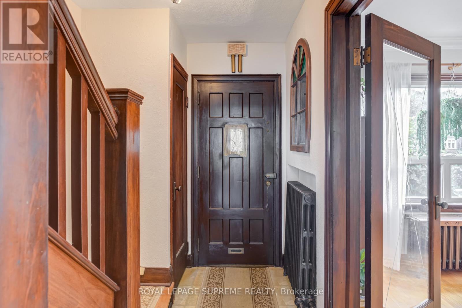 152 Parkhurst Boulevard, Toronto, Ontario  M4G 2E7 - Photo 7 - C12481269