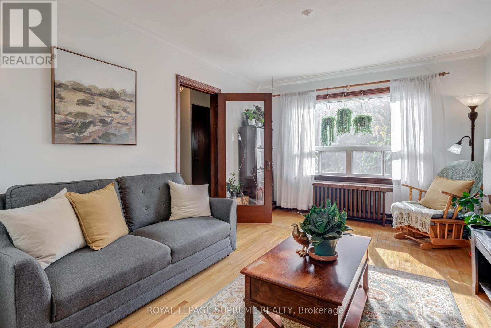 152 Parkhurst Boulevard, Toronto, Ontario  M4G 2E7 - Photo 9 - C12481269