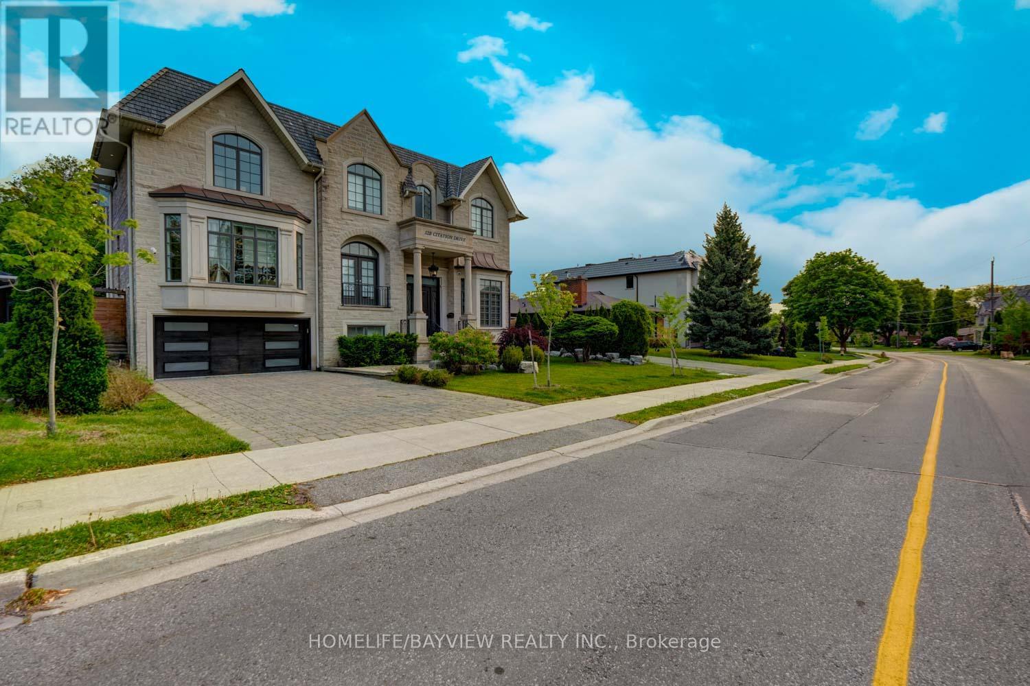 52b Citation Drive, Toronto, Ontario  M2K 1S7 - Photo 2 - C12481311