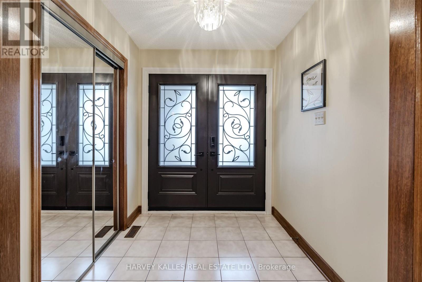 113 Cabaletta Crescent, Vaughan, Ontario  L4L 6L1 - Photo 3 - N12478420