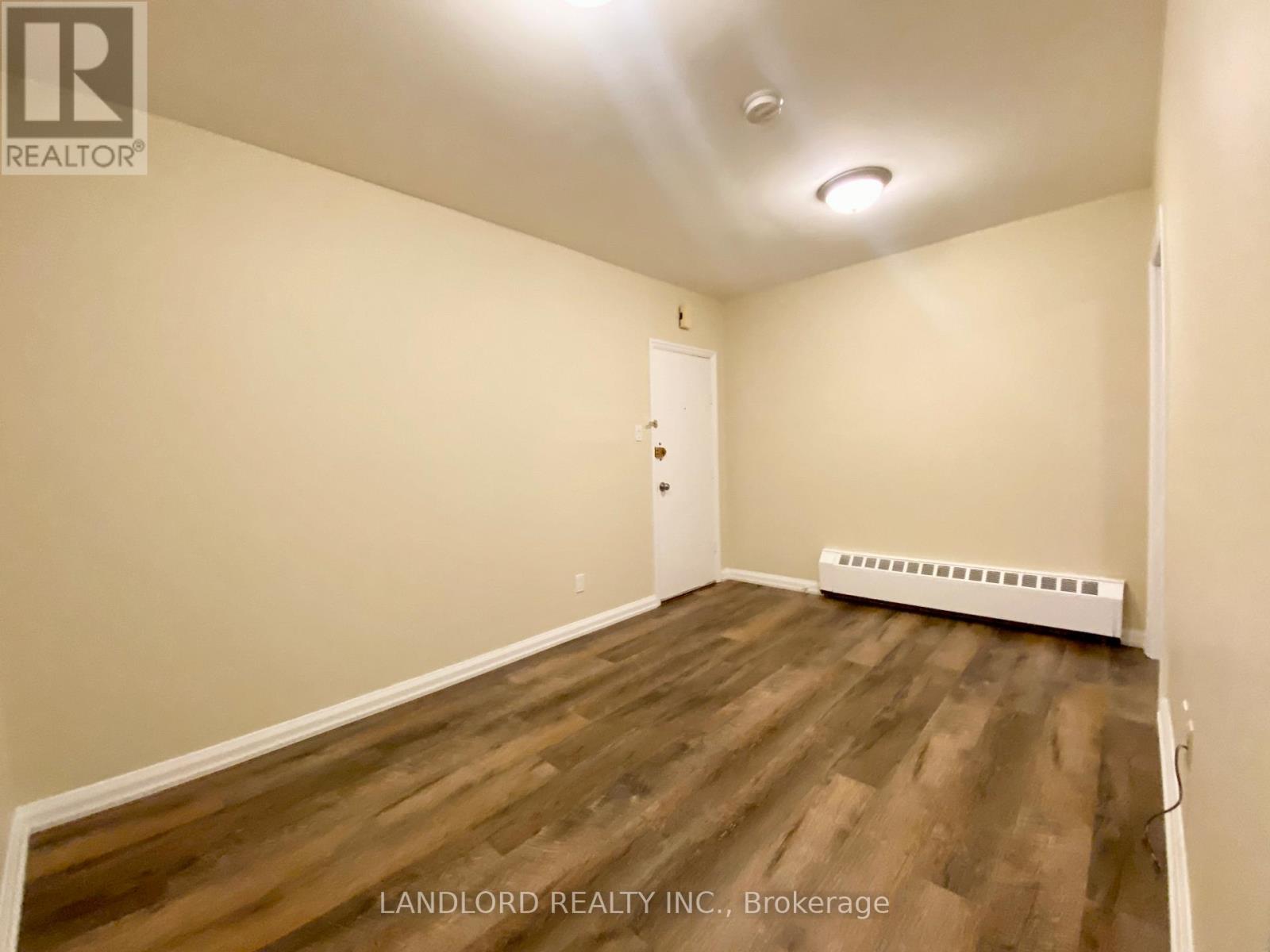 201 - 2a Thyra Avenue, Toronto, Ontario  M4C 5G5 - Photo 12 - E12481275