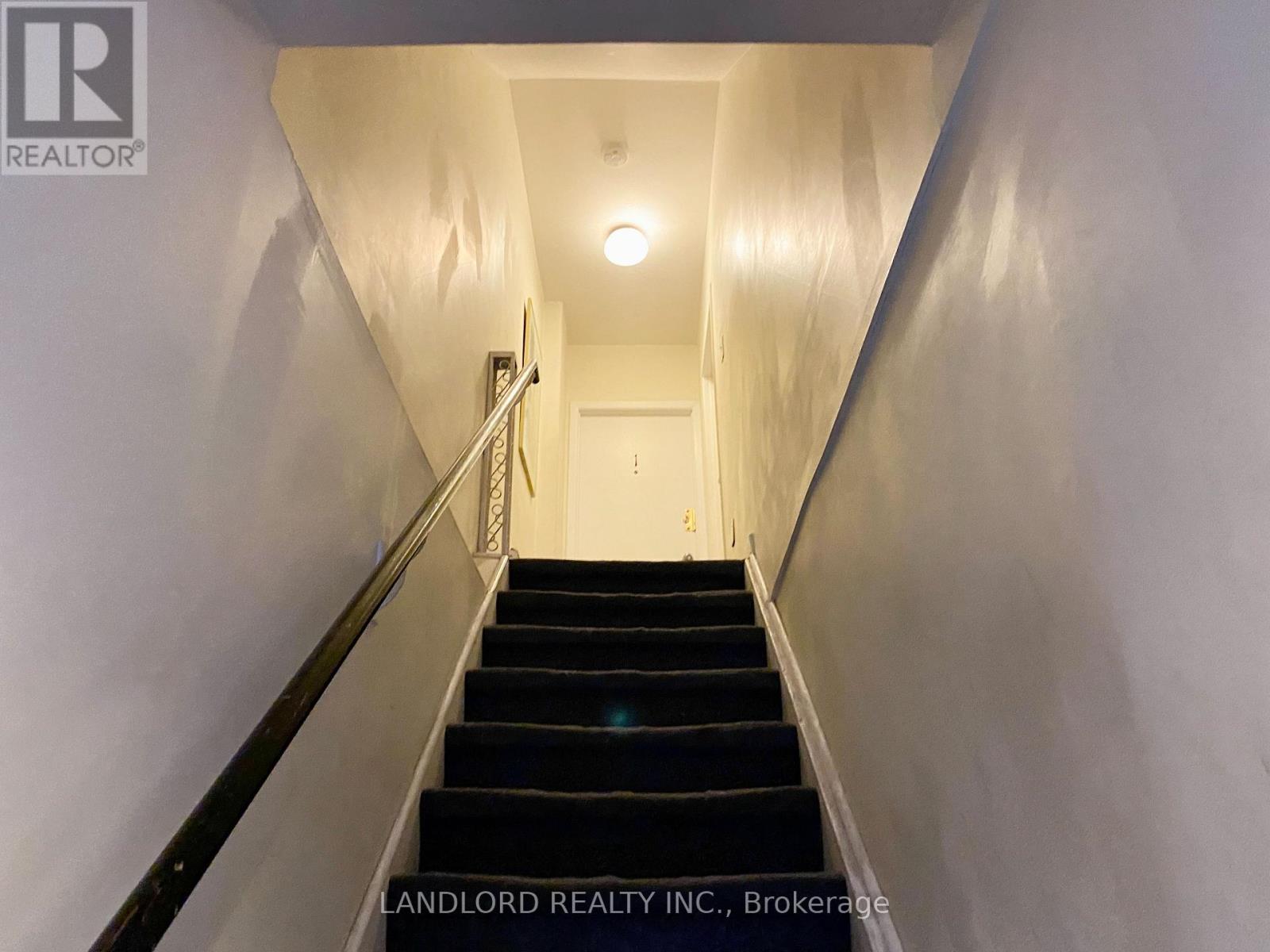201 - 2a Thyra Avenue, Toronto, Ontario  M4C 5G5 - Photo 14 - E12481275