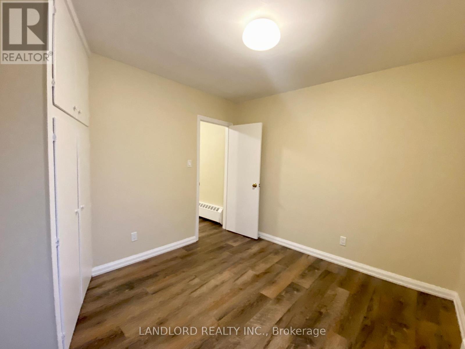 201 - 2a Thyra Avenue, Toronto, Ontario  M4C 5G5 - Photo 9 - E12481275
