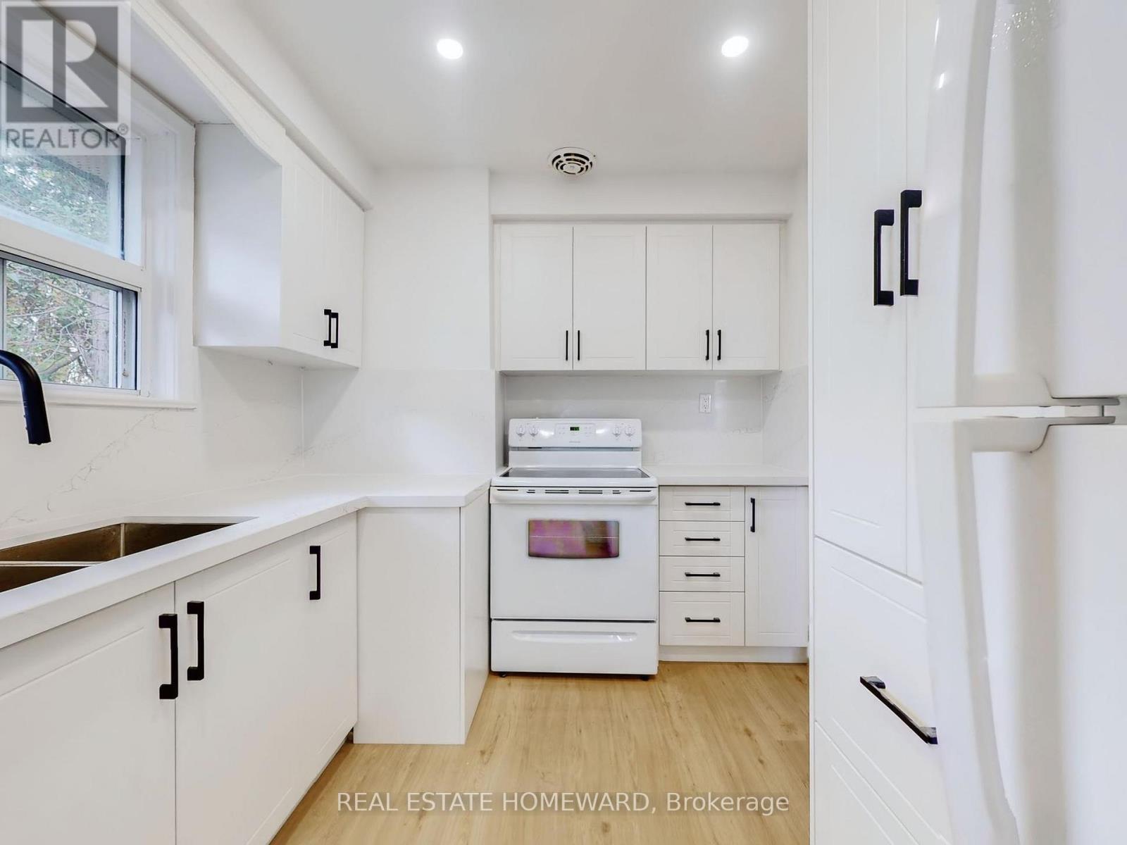 4 Porchester Drive, Toronto, Ontario  M1J 2R3 - Photo 11 - E12481299