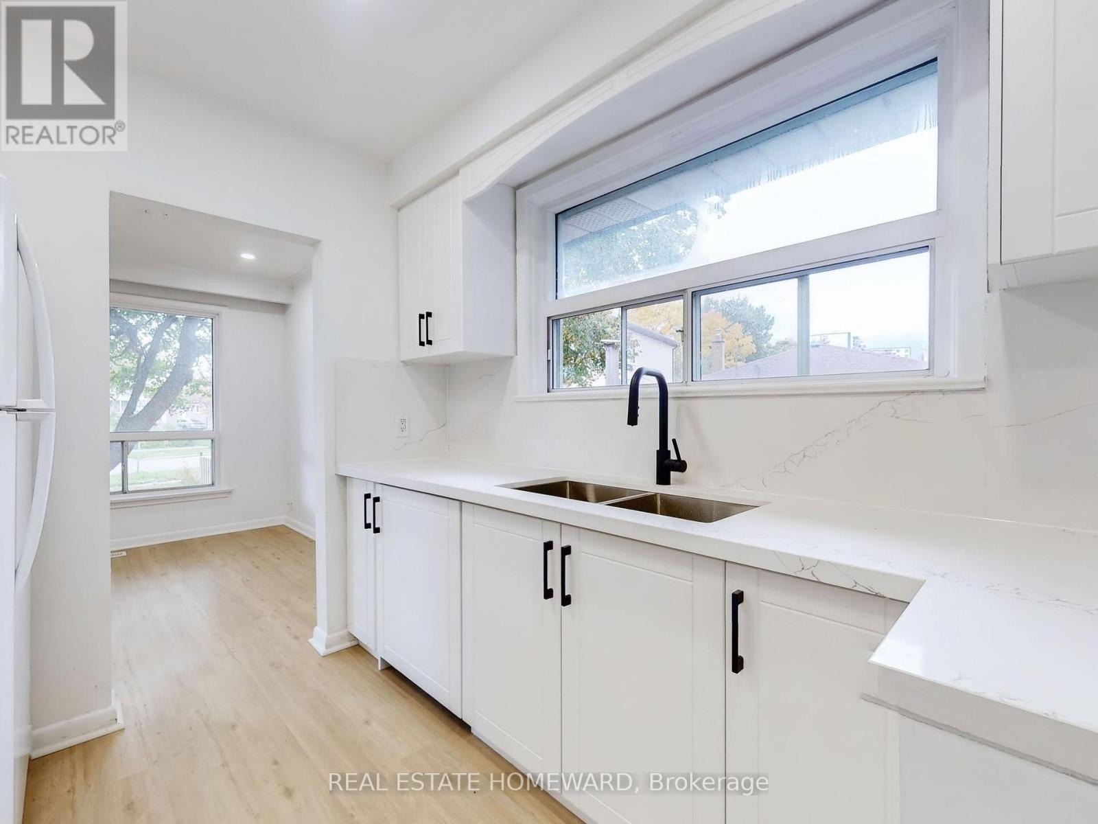4 Porchester Drive, Toronto, Ontario  M1J 2R3 - Photo 12 - E12481299