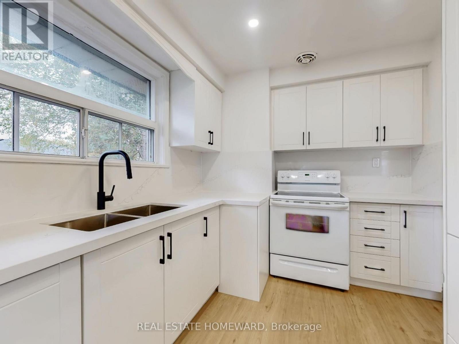 4 Porchester Drive, Toronto, Ontario  M1J 2R3 - Photo 13 - E12481299