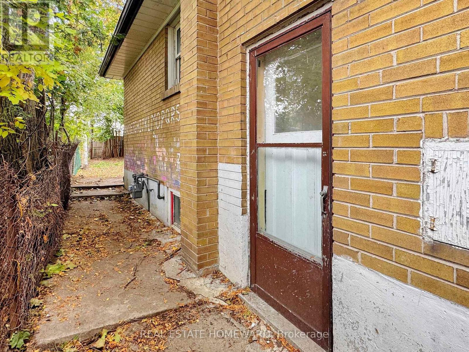 4 Porchester Drive, Toronto, Ontario  M1J 2R3 - Photo 33 - E12481299