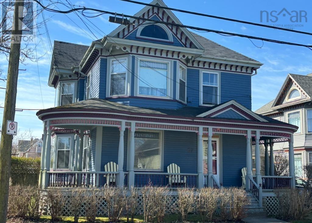 67 Cliff Street, Yarmouth, Nova Scotia  B5A 3J1 - Photo 2 - 202509266