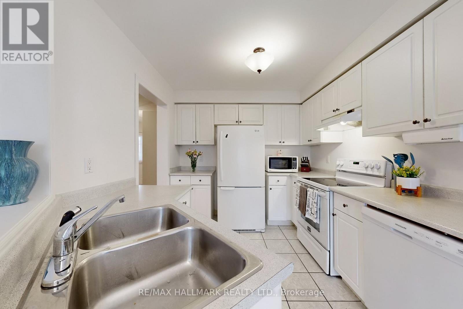 148 Fairwood Drive, Georgina, Ontario  L4P 3Y2 - Photo 14 - N12481291