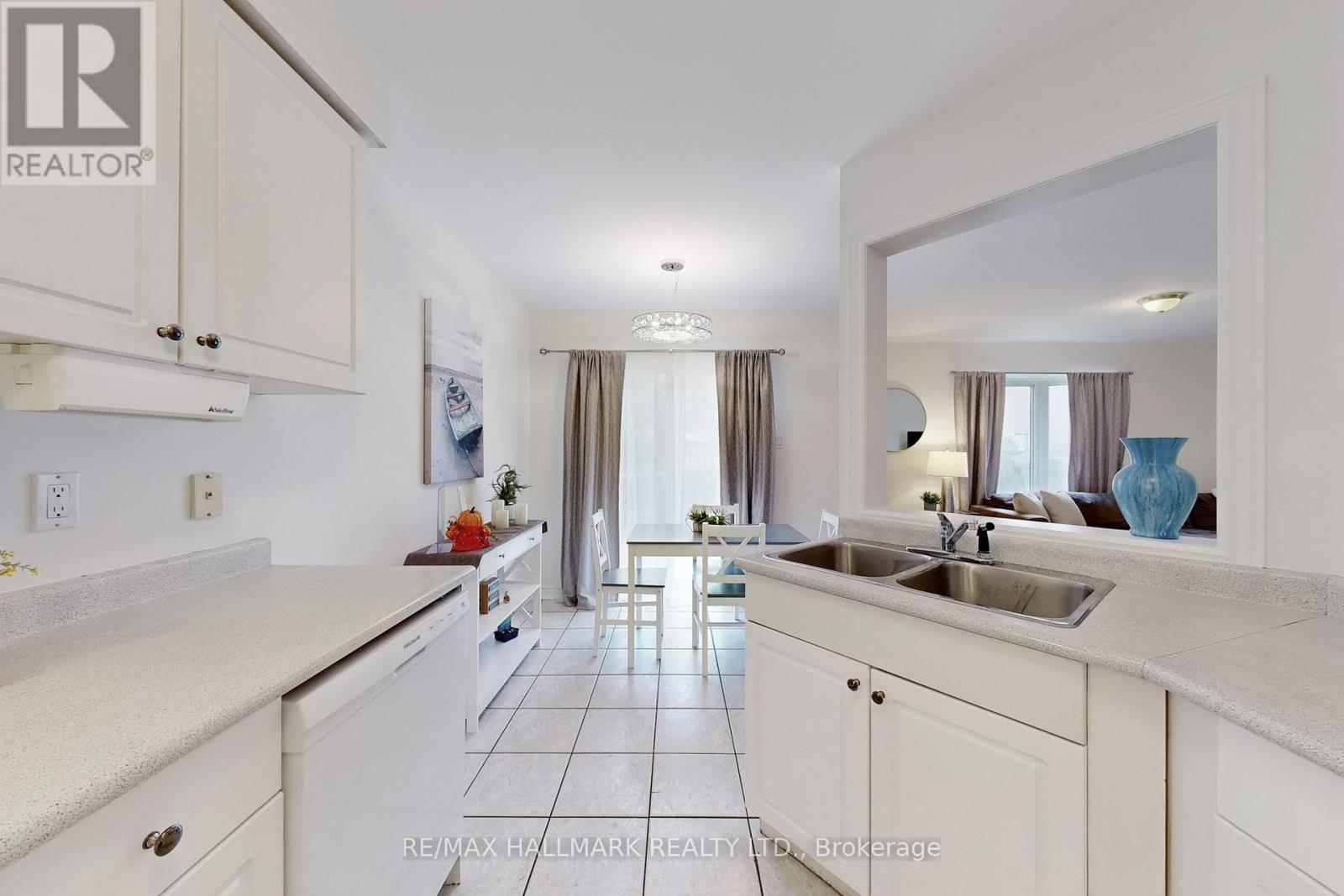 148 Fairwood Drive, Georgina, Ontario  L4P 3Y2 - Photo 15 - N12481291