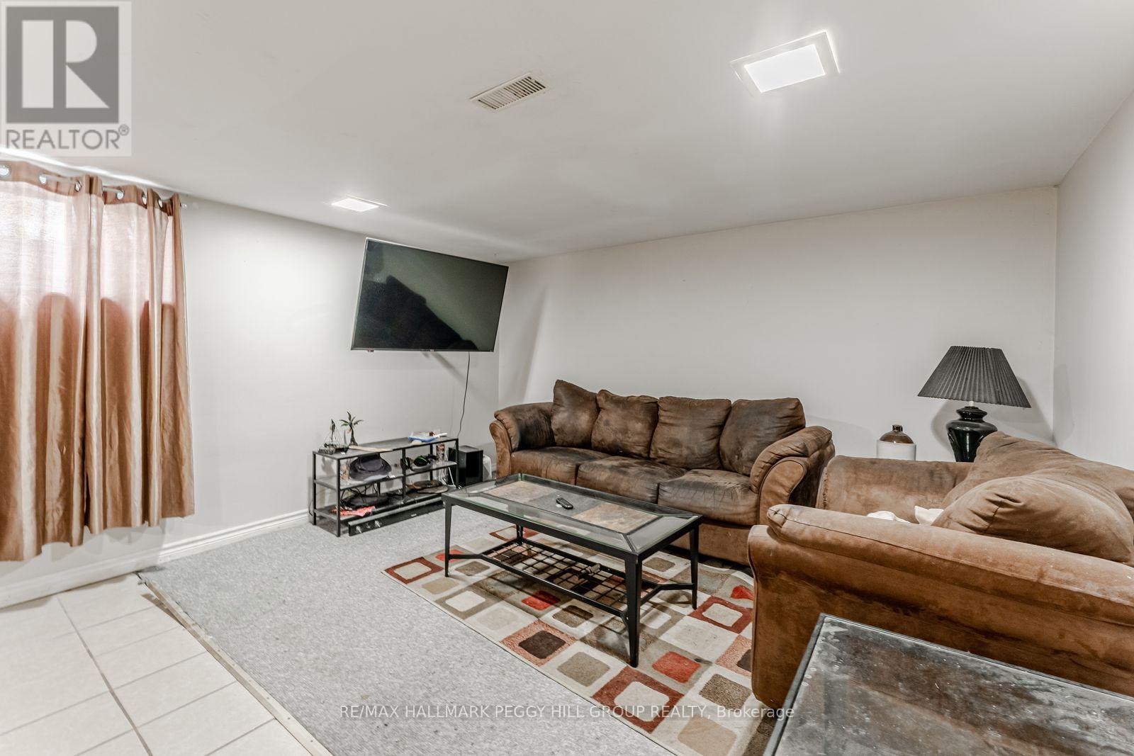 34/36 Centre Street, Essa (Angus), Ontario  L0M 1B0 - Photo 11 - N12481309