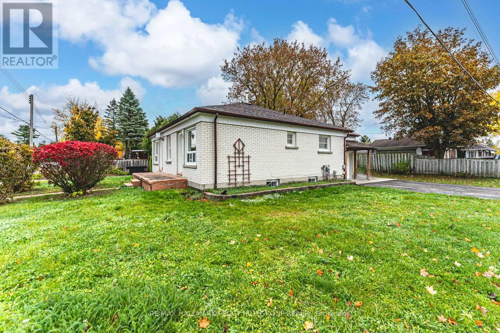 34/36 Centre Street, Essa (Angus), Ontario  L0M 1B0 - Photo 15 - N12481309
