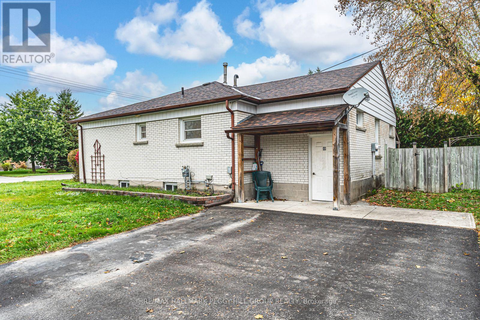 34/36 Centre Street, Essa (Angus), Ontario  L0M 1B0 - Photo 2 - N12481309