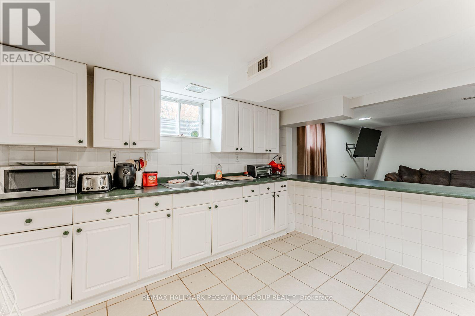34/36 Centre Street, Essa (Angus), Ontario  L0M 1B0 - Photo 5 - N12481309