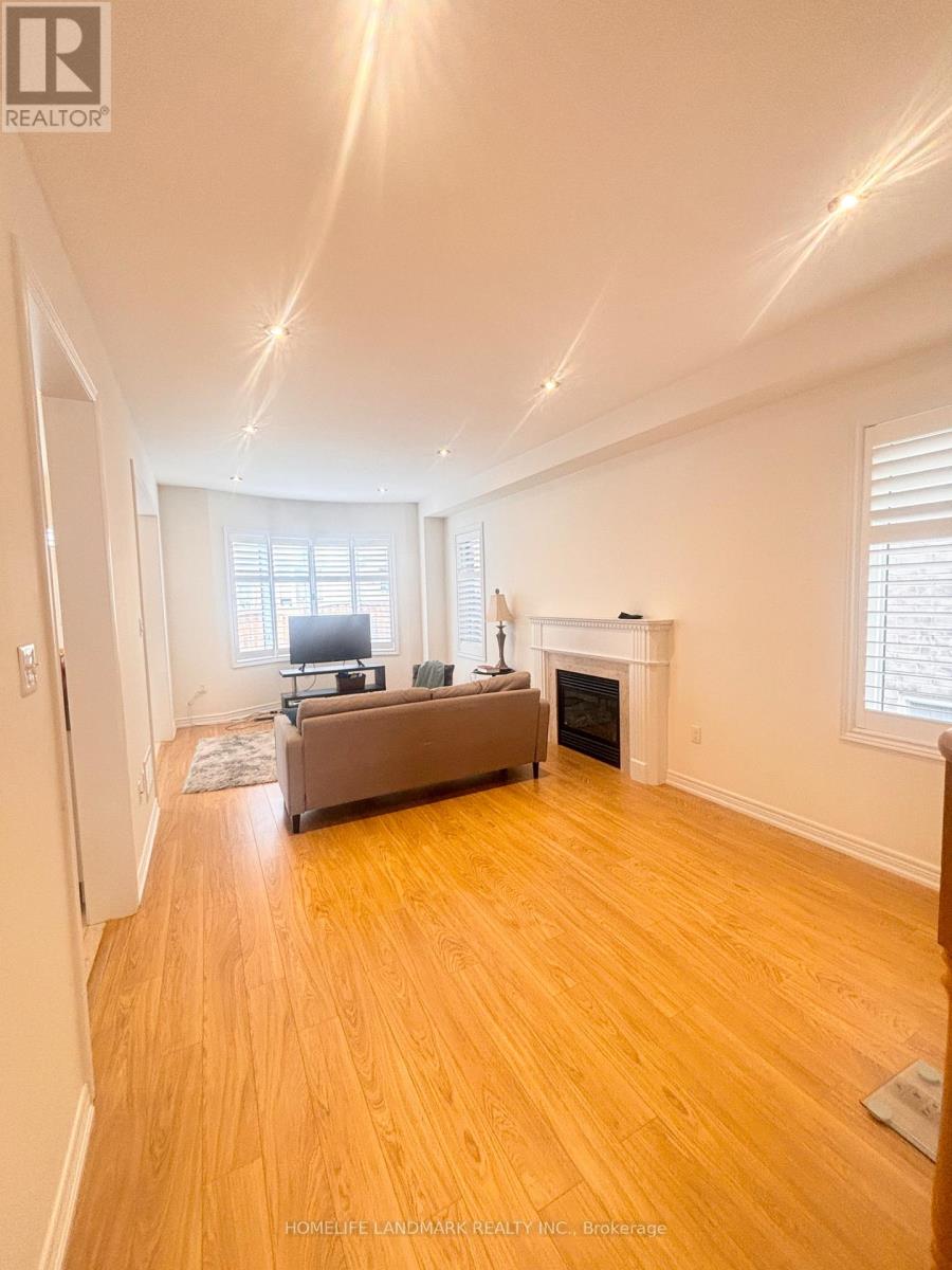 12 Hua Du Avenue, Markham, Ontario  L6C 0T2 - Photo 11 - N12481342